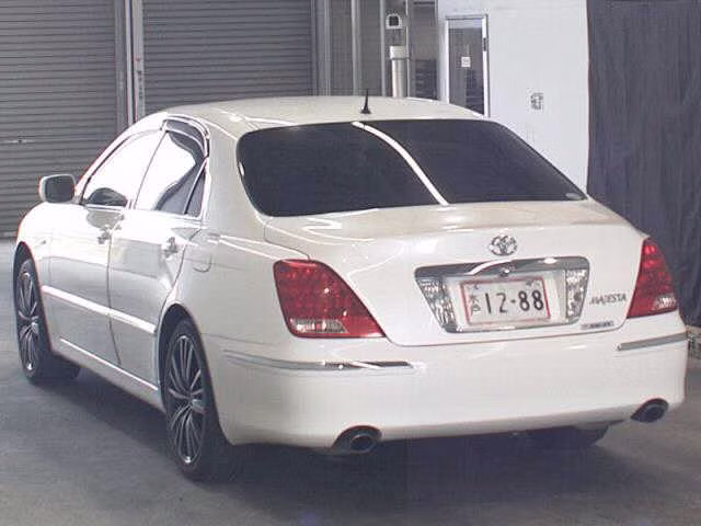 TOYOTA CROWN MAJESTA