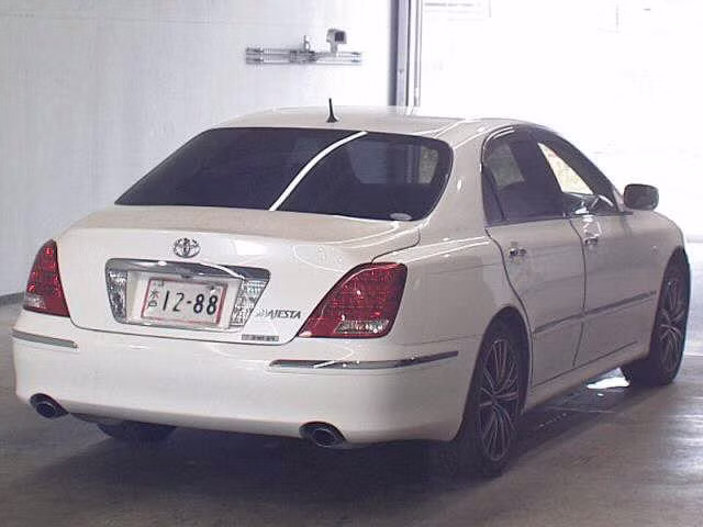 TOYOTA CROWN MAJESTA