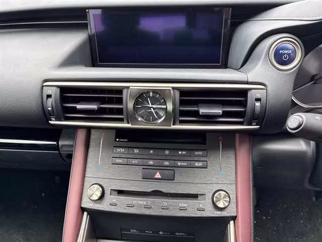LEXUS IS300H