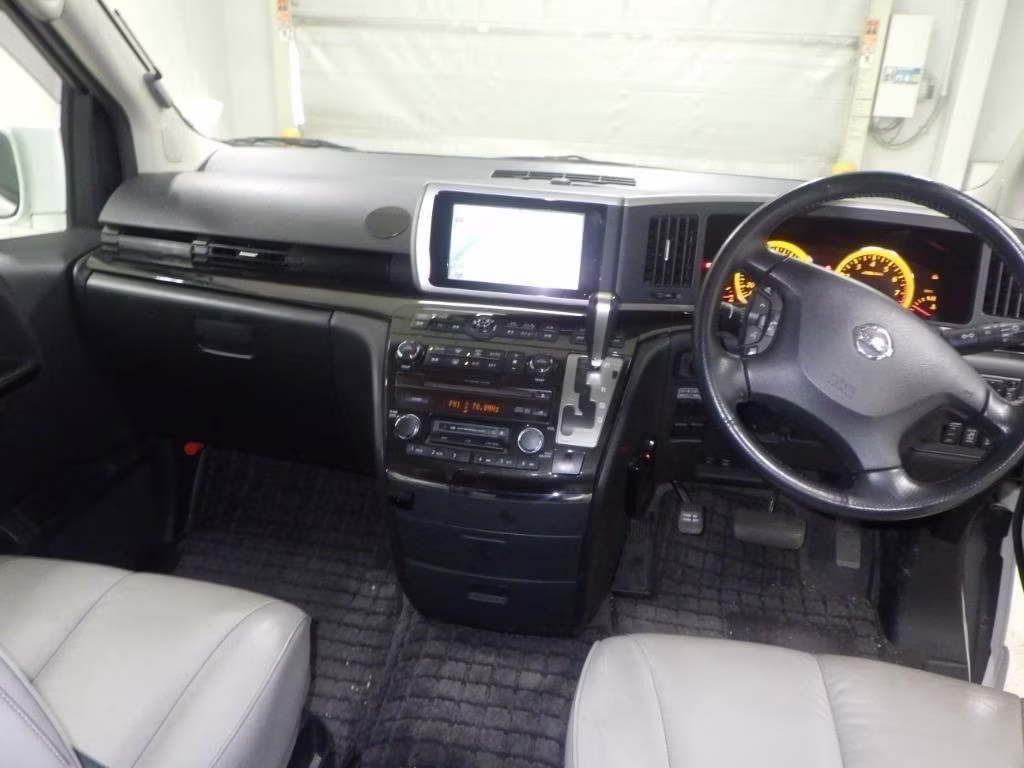 NISSAN ELGRAND