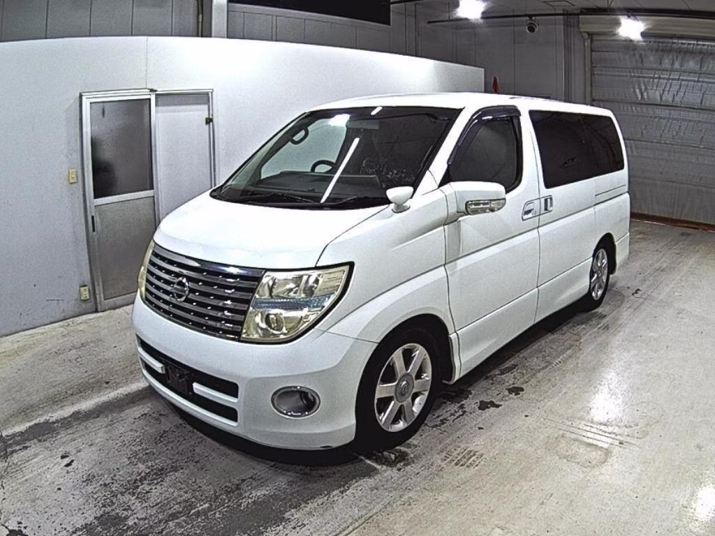 NISSAN ELGRAND