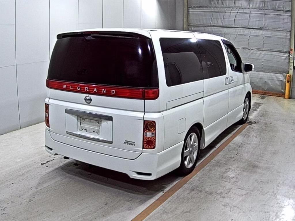 NISSAN ELGRAND
