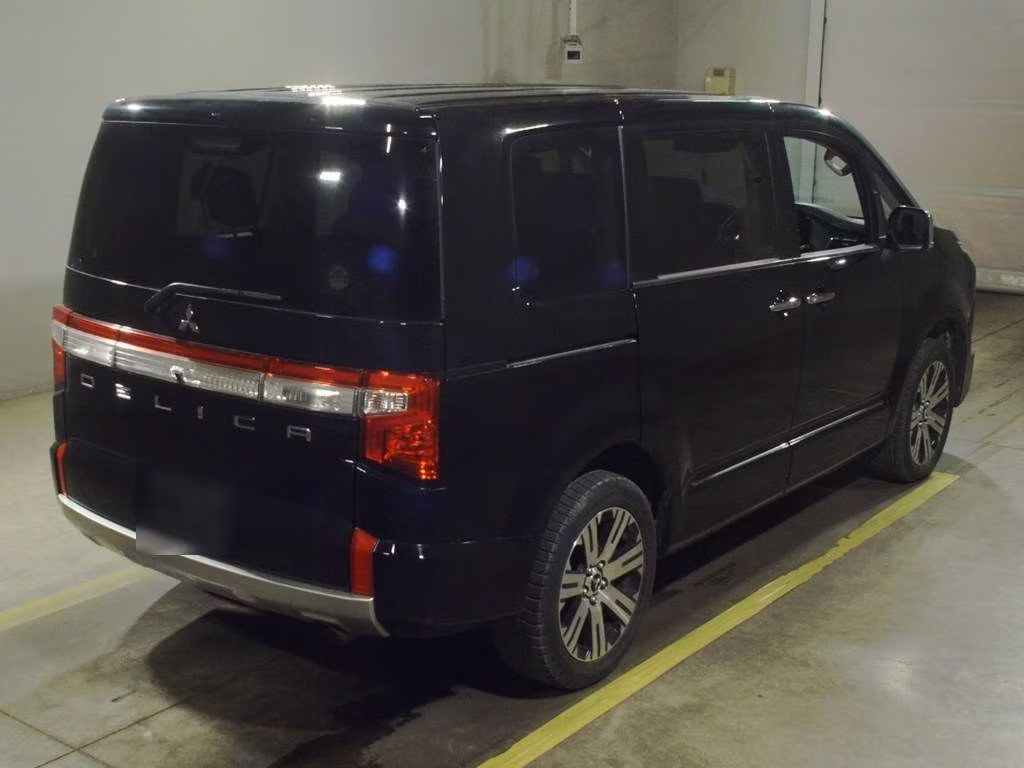 MITSUBISHI DELICA D:5