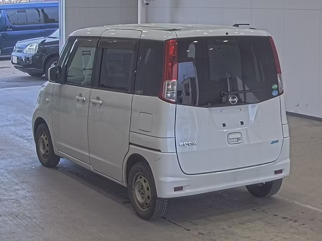 NISSAN ROOX