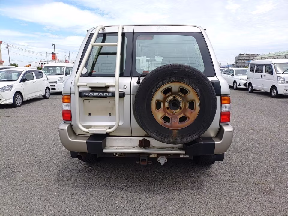 NISSAN SAFARI