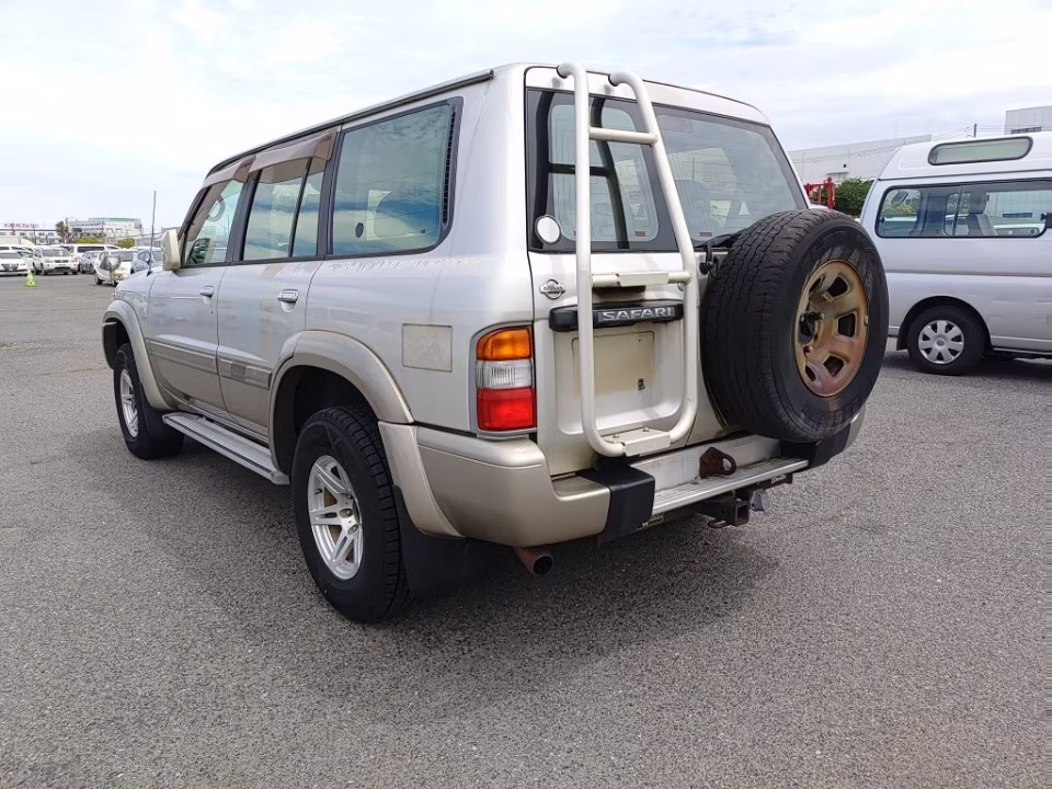 NISSAN SAFARI