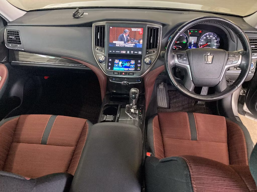 TOYOTA CROWN