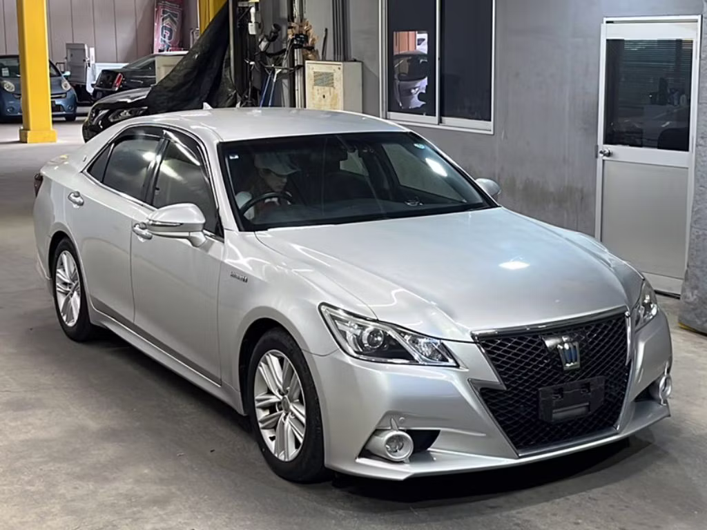 TOYOTA CROWN
