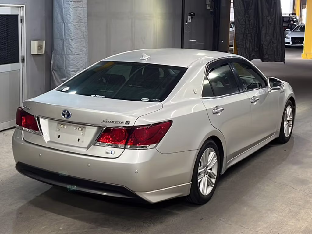 TOYOTA CROWN