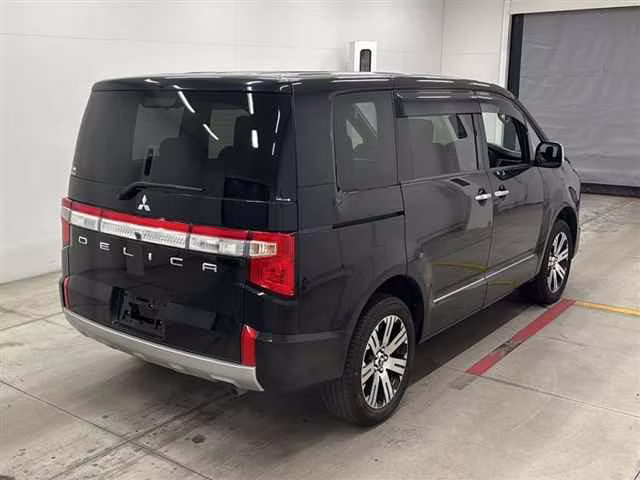 MITSUBISHI DELICA D:5