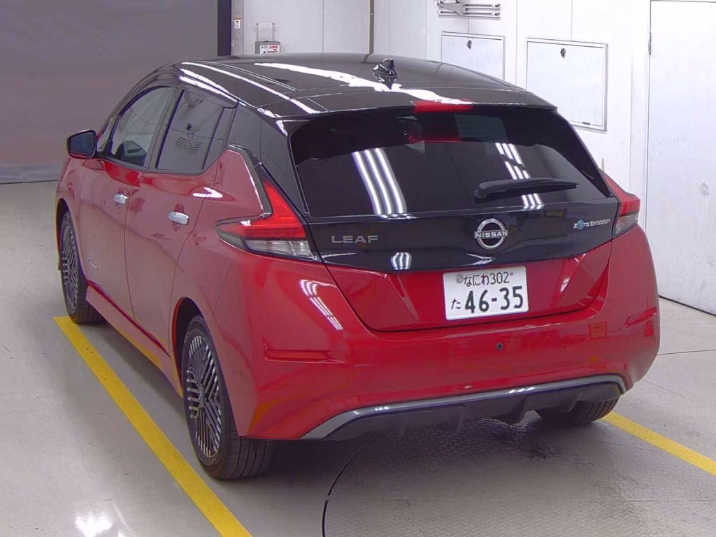 NISSAN LEAF