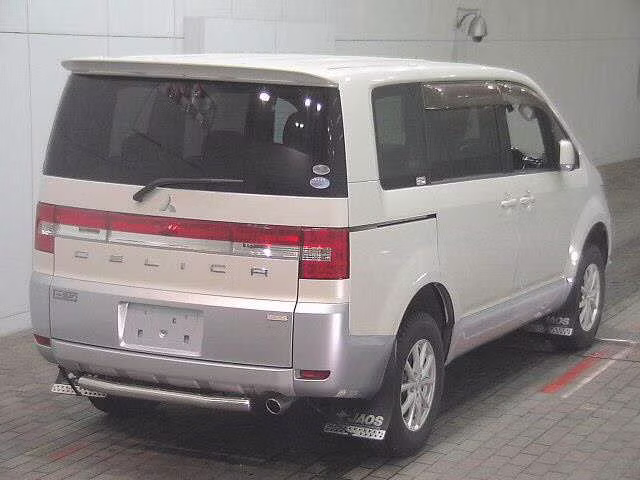 MITSUBISHI DELICA D:5
