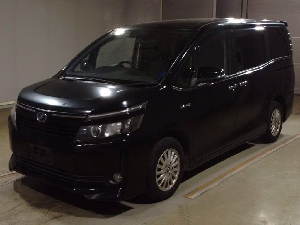 TOYOTA VOXY