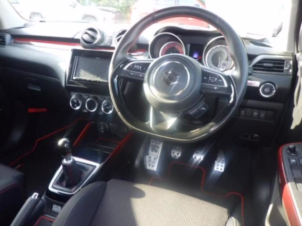 SUZUKI SWIFT