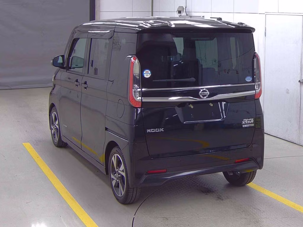 NISSAN ROOX