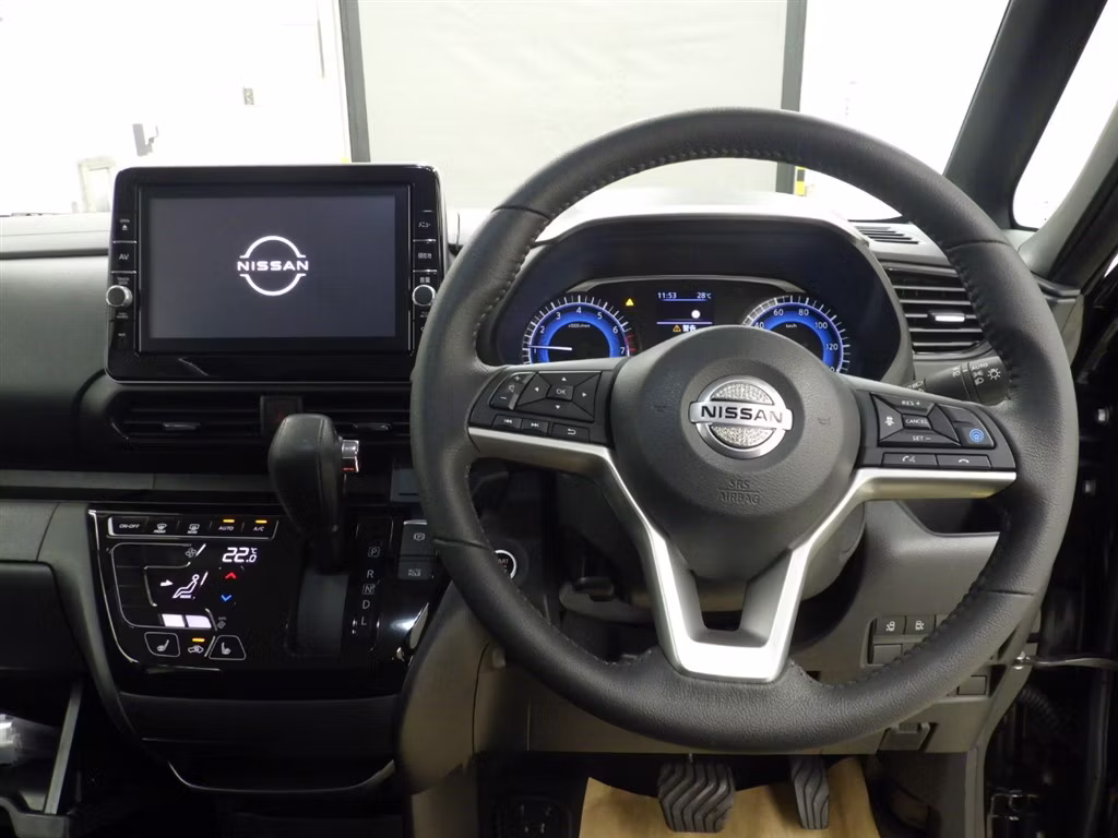 NISSAN ROOX