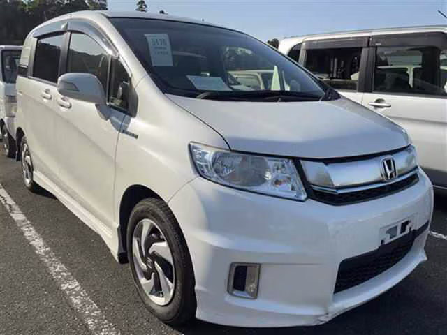 HONDA FREED SPIKE