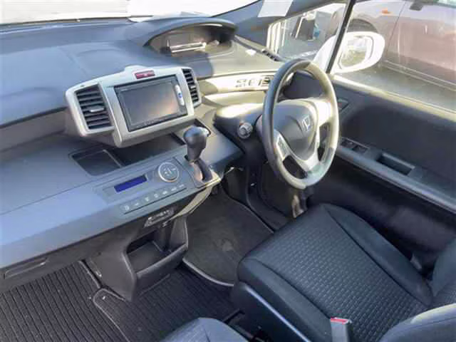 HONDA FREED SPIKE