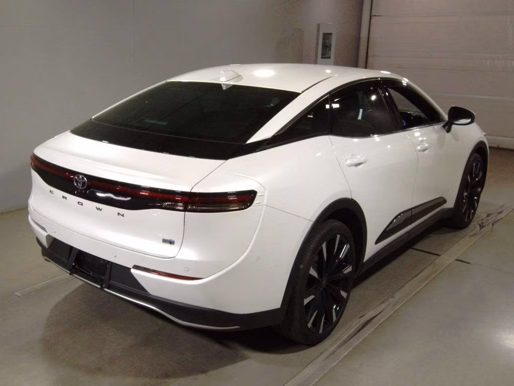 TOYOTA CROWN