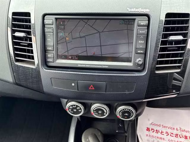 MITSUBISHI OUTLANDER