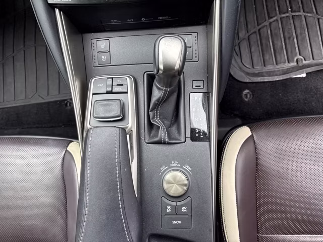 LEXUS IS300H
