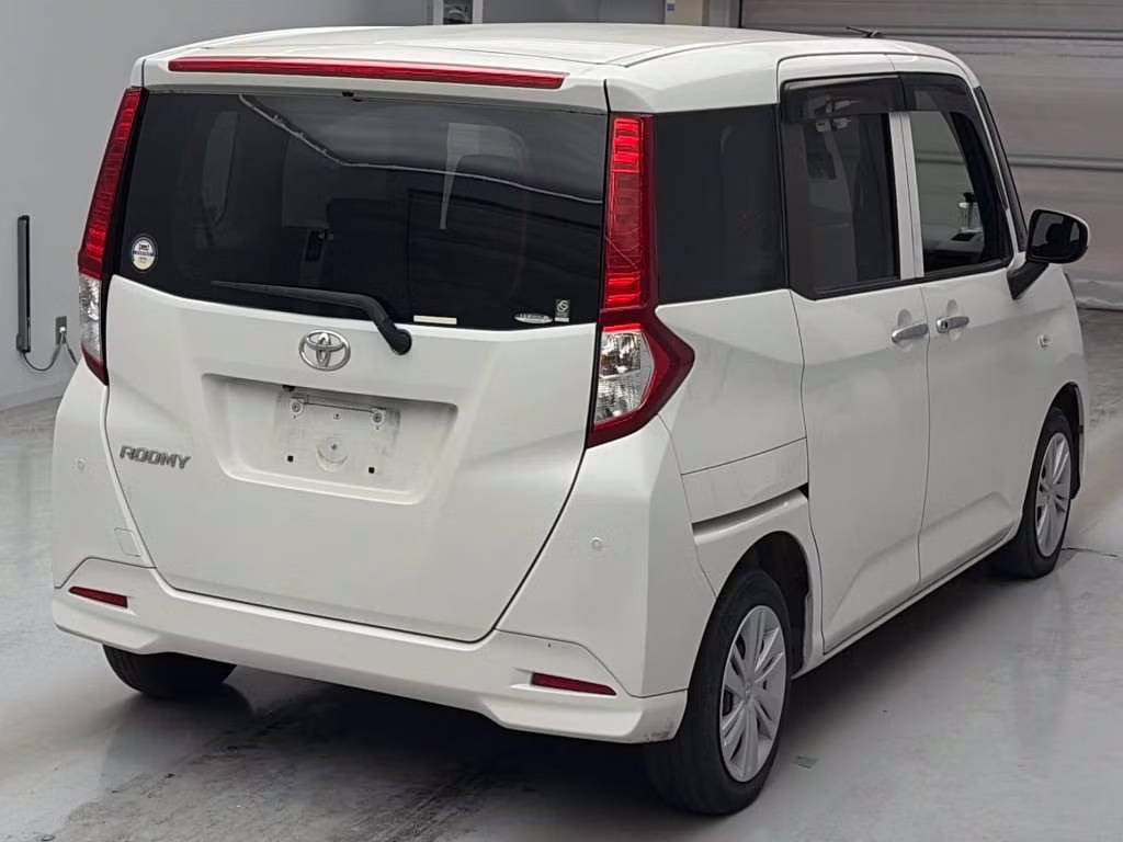 TOYOTA ROOMY
