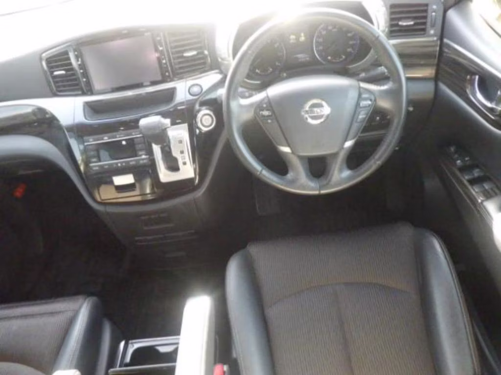 NISSAN ELGRAND