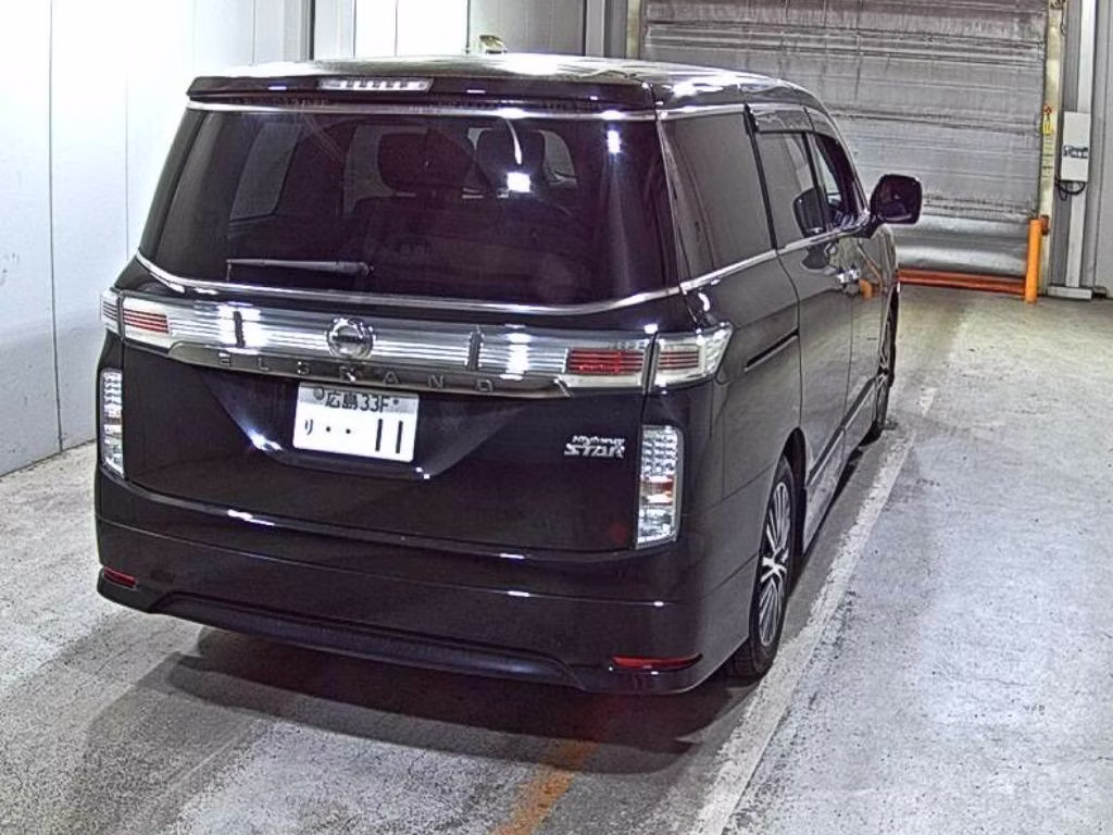 NISSAN ELGRAND