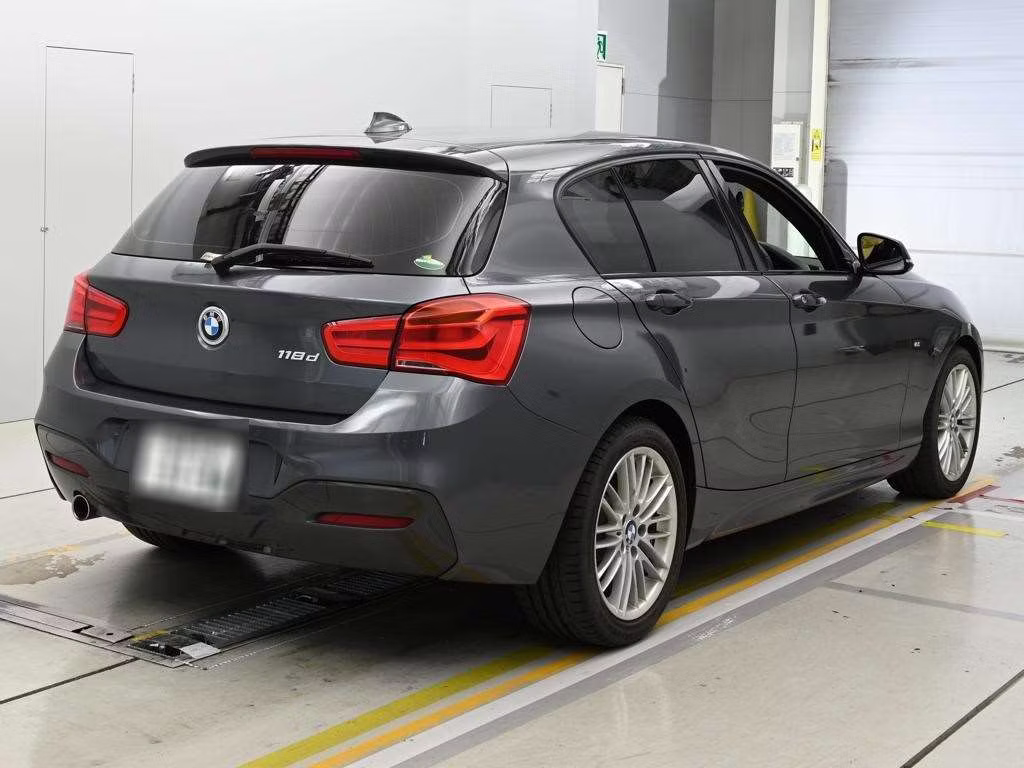BMW 1-SERIES