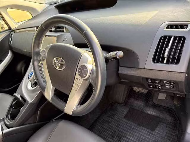 TOYOTA PRIUS PHV