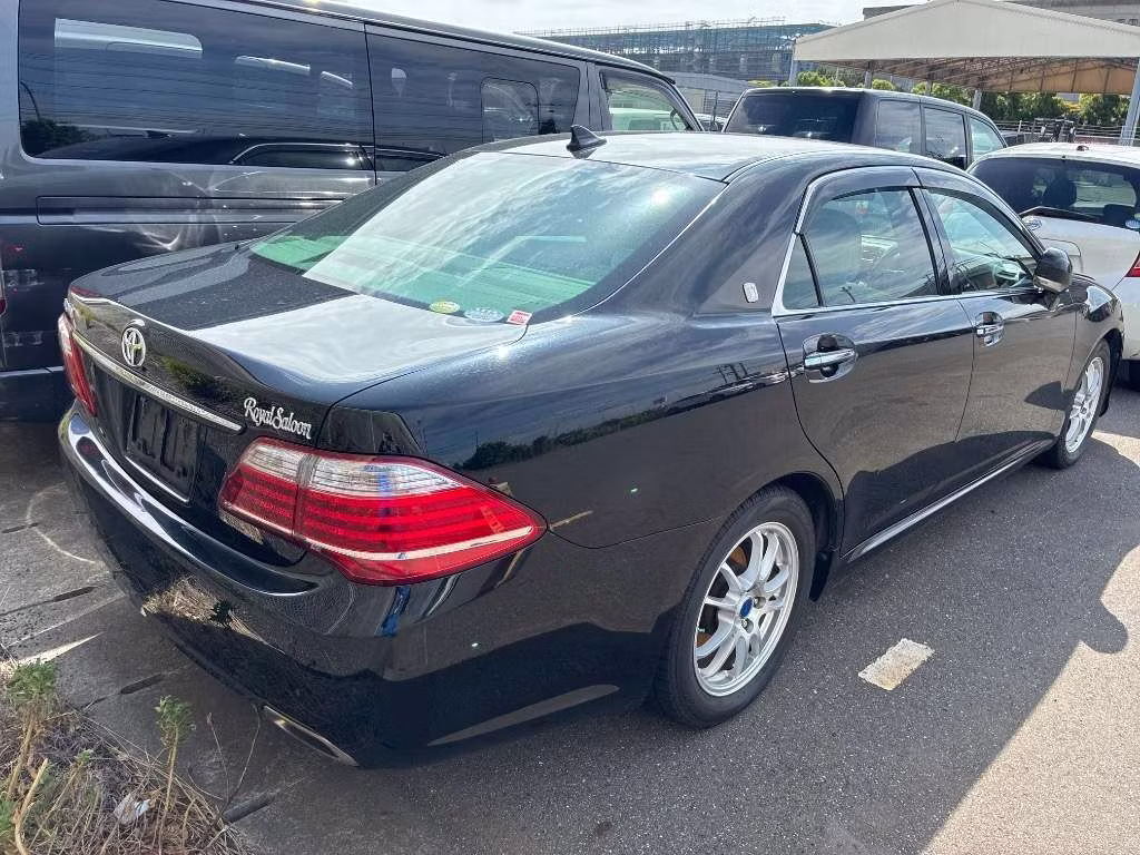 TOYOTA CROWN