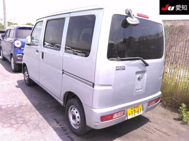 TOYOTA PIXIS VAN