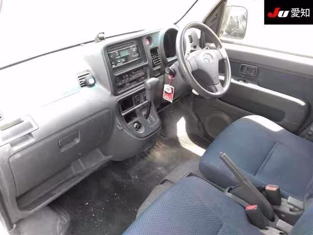 TOYOTA PIXIS VAN