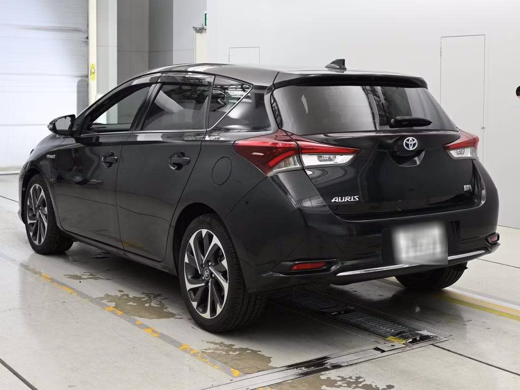 TOYOTA AURIS