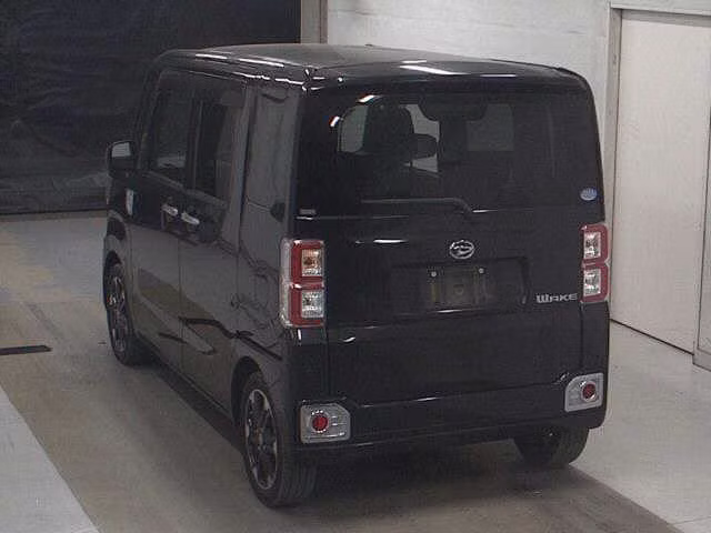 DAIHATSU WAKE