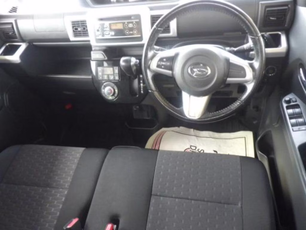 DAIHATSU WAKE