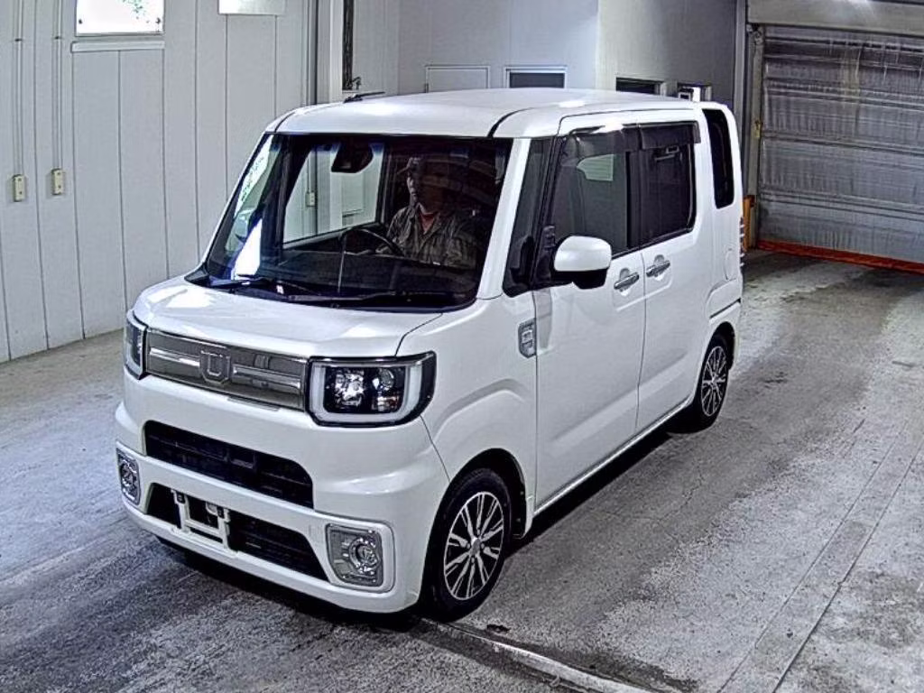 DAIHATSU WAKE