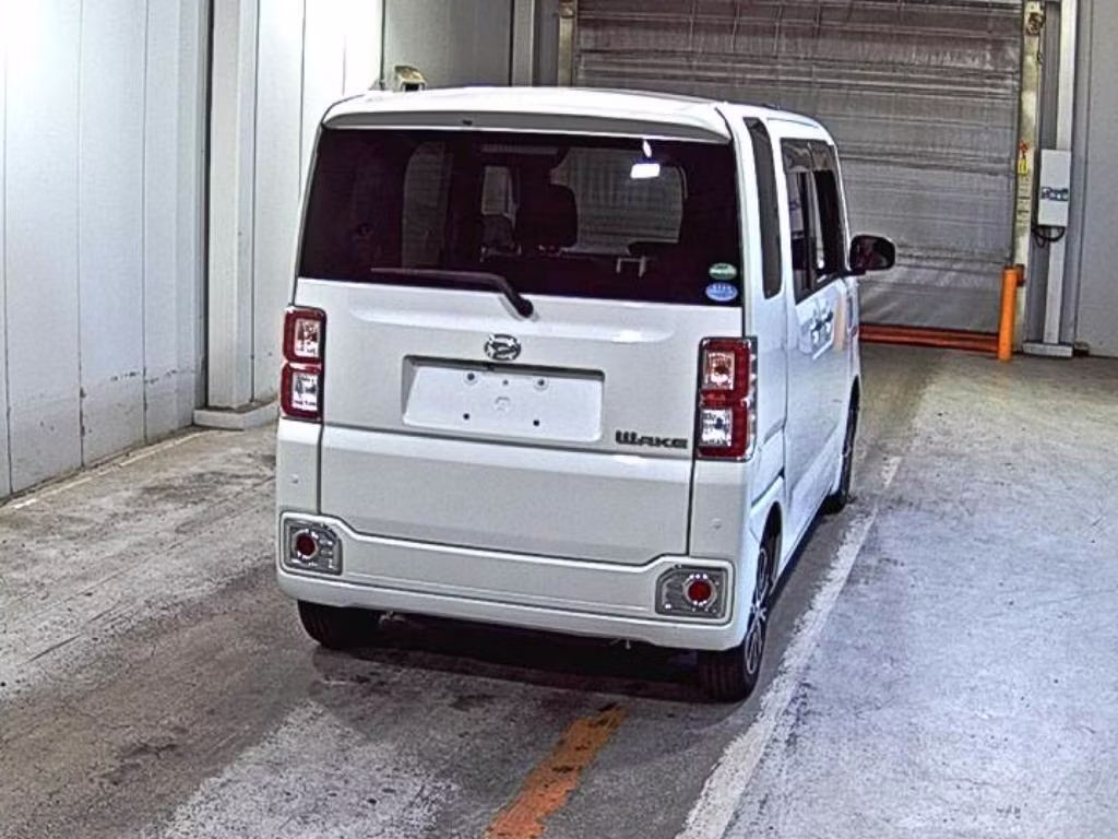 DAIHATSU WAKE