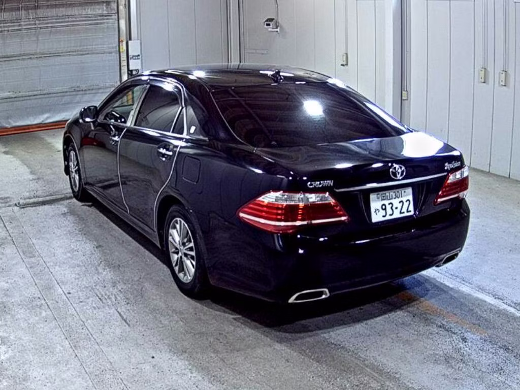 TOYOTA CROWN