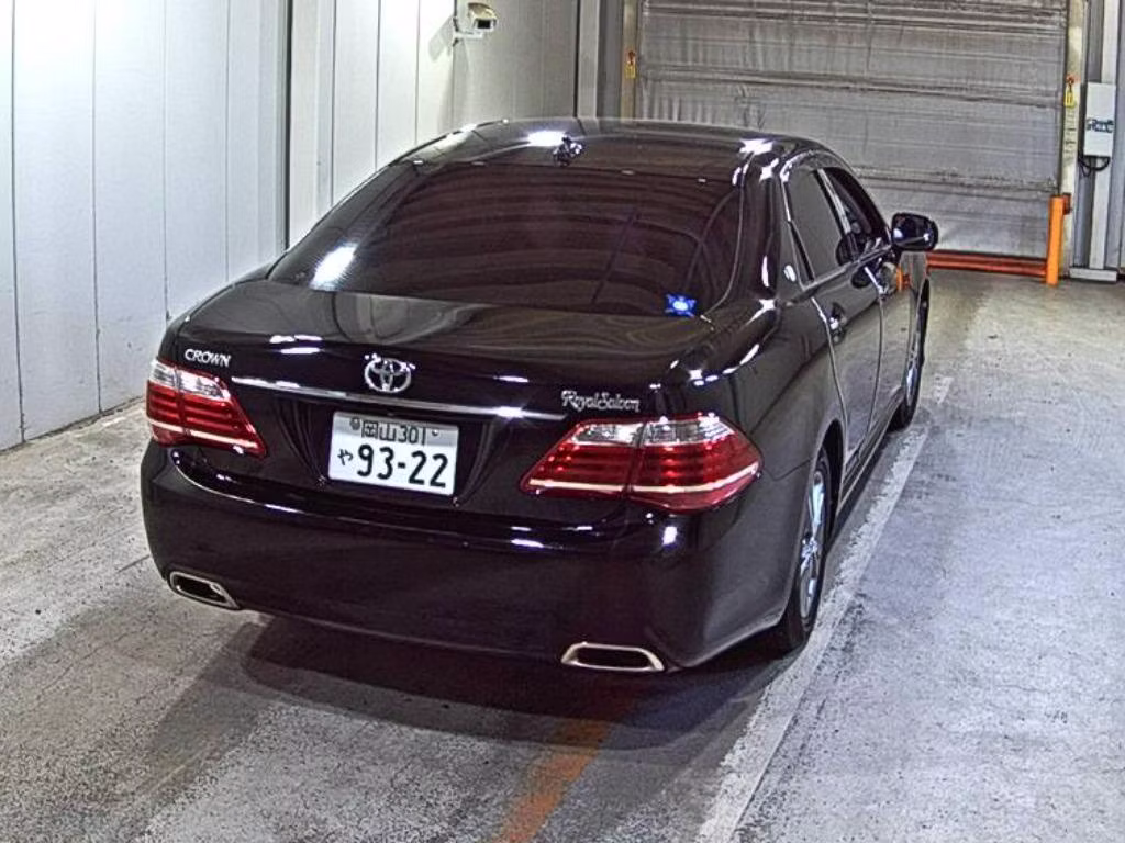 TOYOTA CROWN