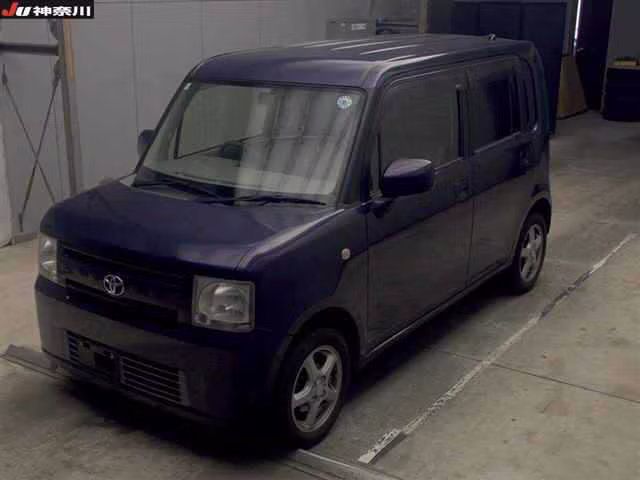TOYOTA PIXIS SPACE