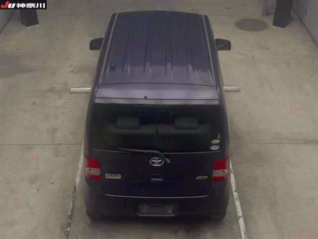 TOYOTA PIXIS SPACE