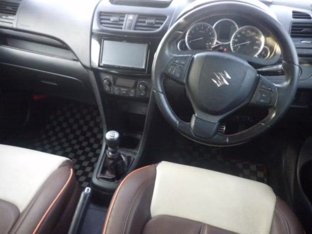 SUZUKI SWIFT
