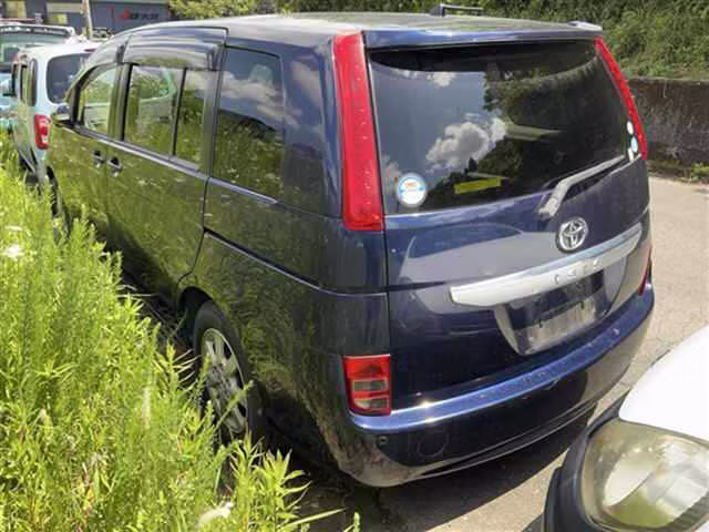 TOYOTA ISIS