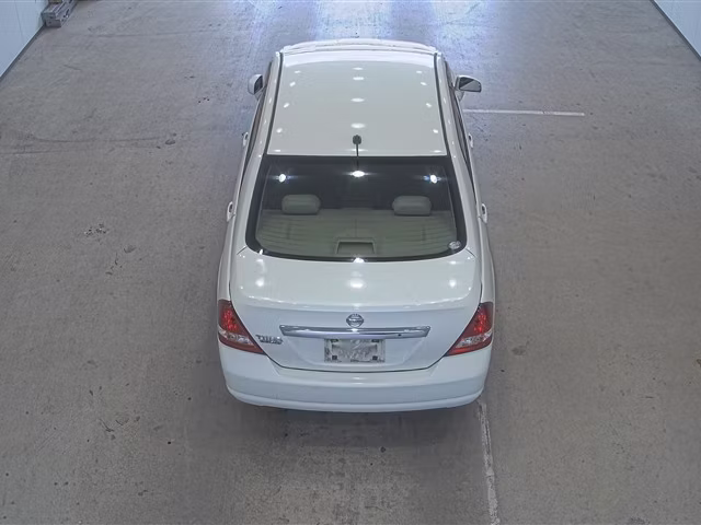 NISSAN TIIDA LATIO