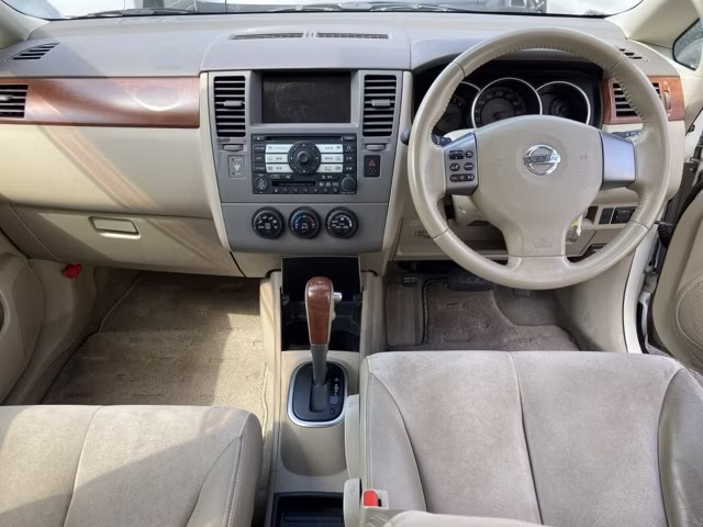 NISSAN TIIDA LATIO