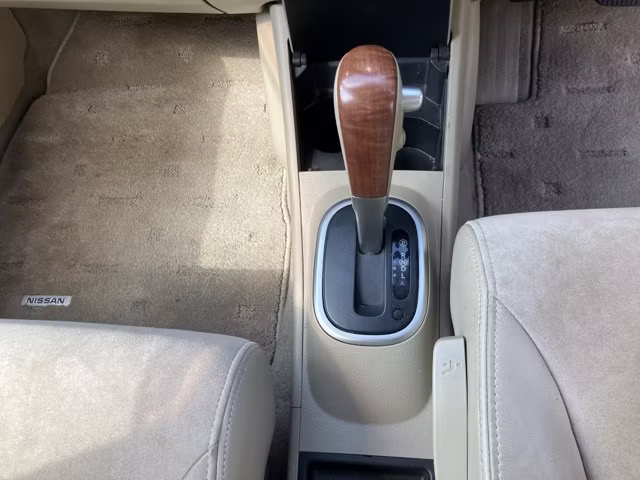 NISSAN TIIDA LATIO
