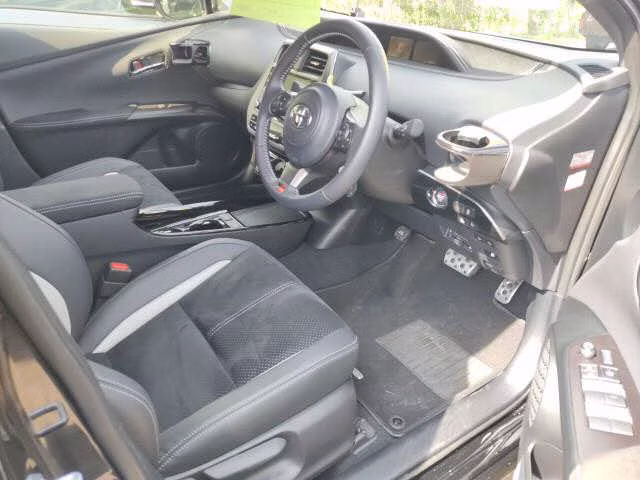 TOYOTA PRIUS PHV
