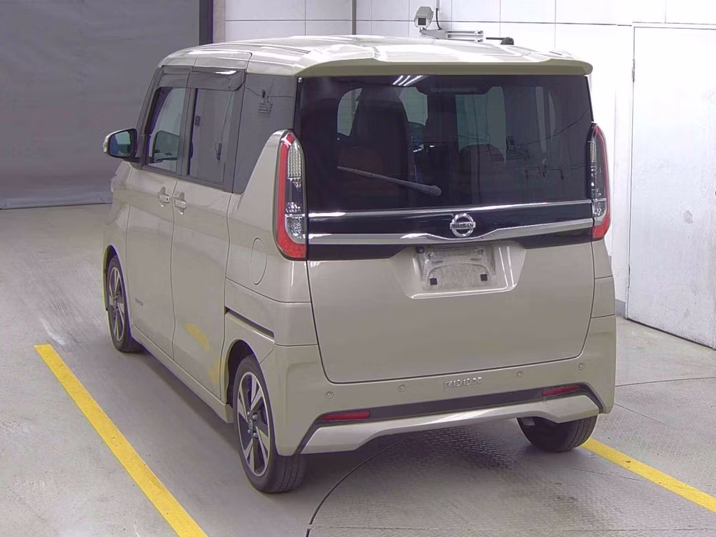 NISSAN ROOX