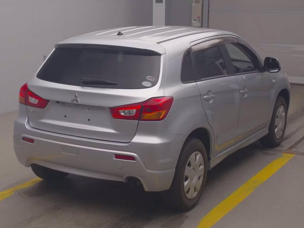 MITSUBISHI RVR